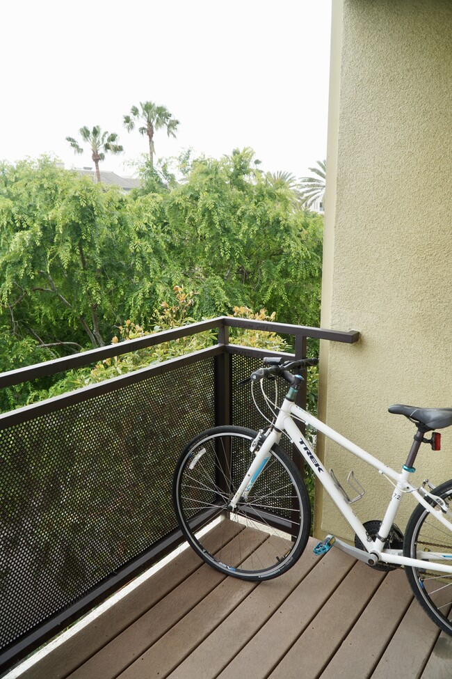 Building Photo - 13200 Pacific Promenade