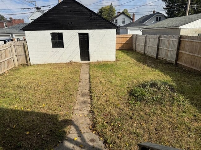 Building Photo - 2 Bedroom, 1 Bath Single Family Home - South Side, Columbus