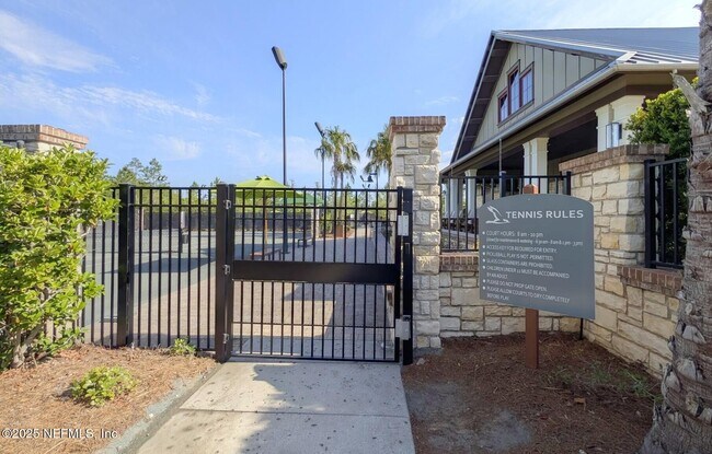 Building Photo - 95 Sadler Ct