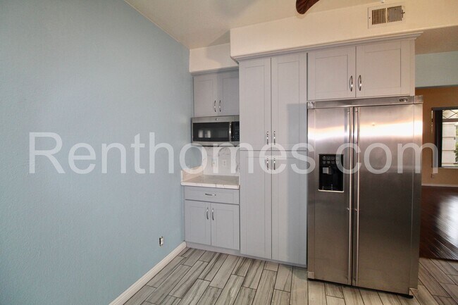 Building Photo - Scripps Ranch, 11073 Caminito Encanto, AC,...