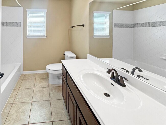 Building Photo - 14312 Senia Bend