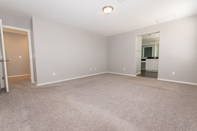 Building Photo - Beautiful 2-Story Home, 5 Bedroom, 3 Full ...