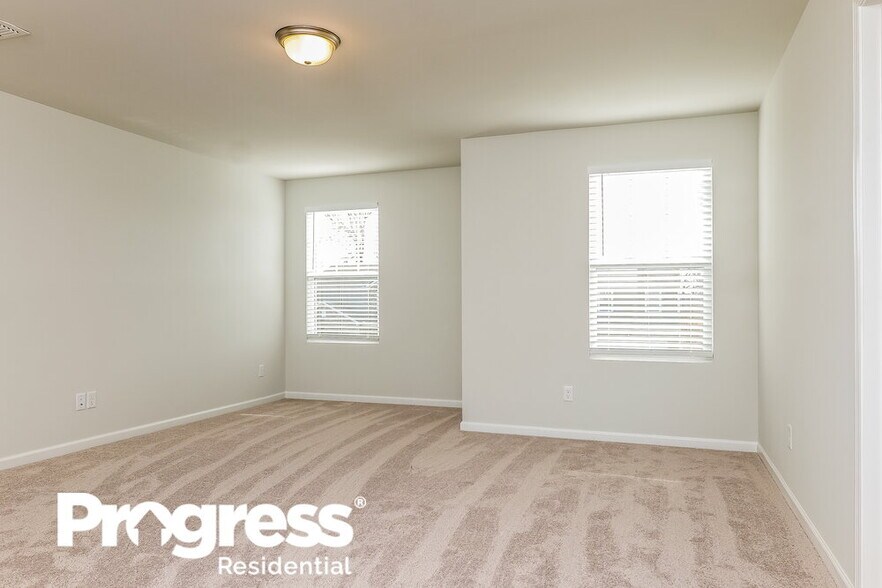 Building Photo - 621 Samuel