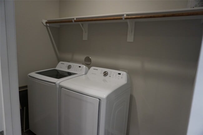 Building Photo - 10197 Barberry St