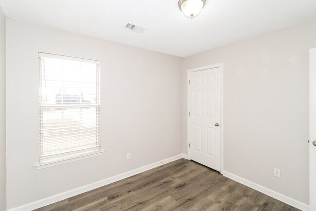 Building Photo - 5871 Carrel Cove