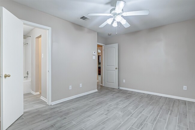 Building Photo - 10822 Cane Grove Ln