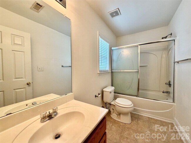 Building Photo - 12331 Cumberland Cove Dr