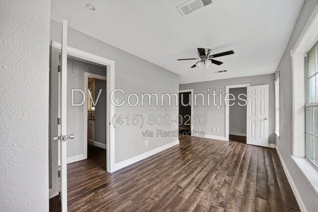 Building Photo - 3315 Bond St