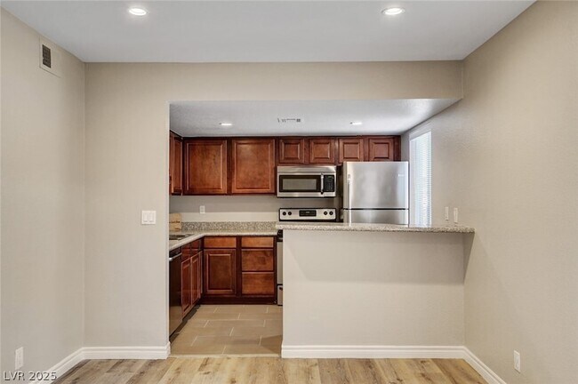 Building Photo - 5240 Indian River Dr