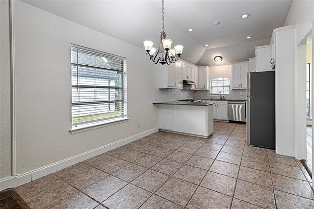 Building Photo - 752 Trails End Cir
