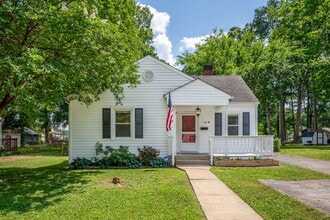 Building Photo - Charming 3-Bedroom, 1 Bath Home located in Sandston-$1750/Mo