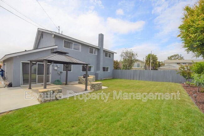Building Photo - 2675 Munson St