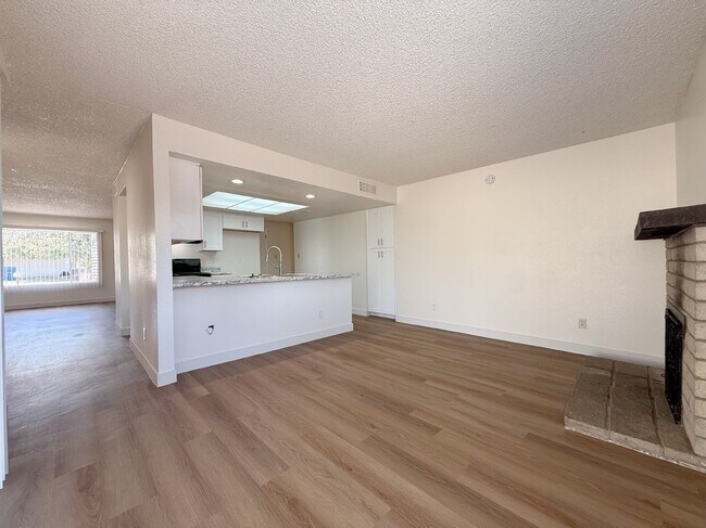 Building Photo - 15420 N 23rd Dr