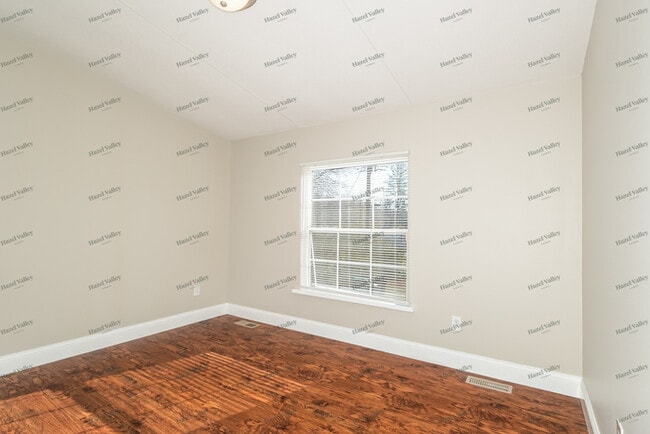 Building Photo - 147 El Jon Ln.