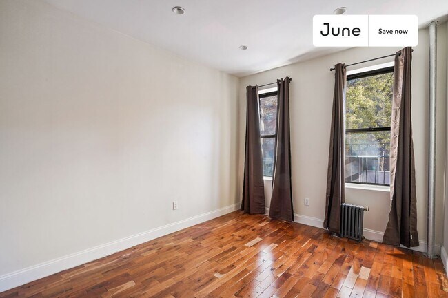 Building Photo - 23 E 109th St