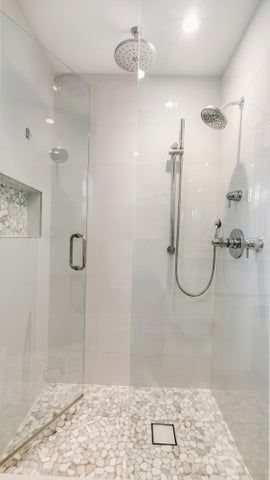 Building Photo - 831 Dover St