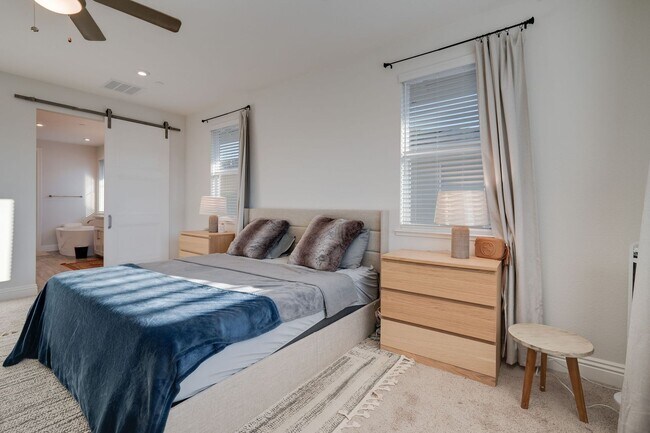 Building Photo - Luxury 4 Bedroom Home in Gated El Dorado Hills Community!