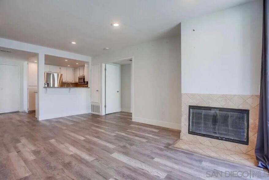 Building Photo - 450 Stoney Point Way