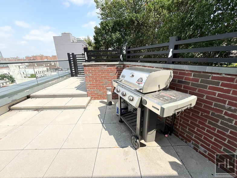 Building Photo - EAST 2ND ST