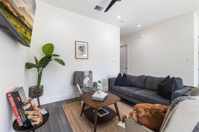 Building Photo - 4802 Angleton St