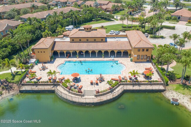Building Photo - 724 Carlsbad Dr