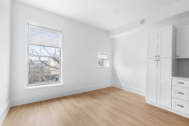 Building Photo - 31 Hope St