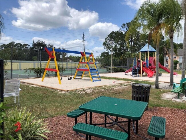 Building Photo - 2041 Royal Bay Blvd