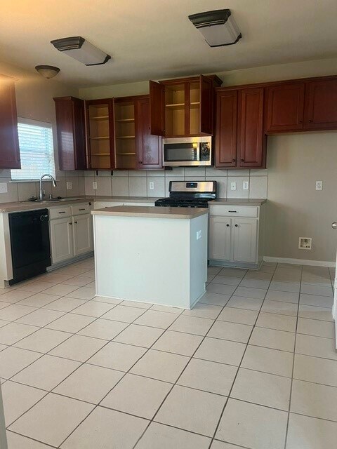 Building Photo - 2522 Oakthorn Ct