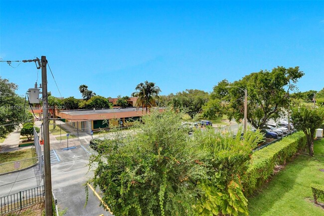 Building Photo - 675 NW 85th Ct