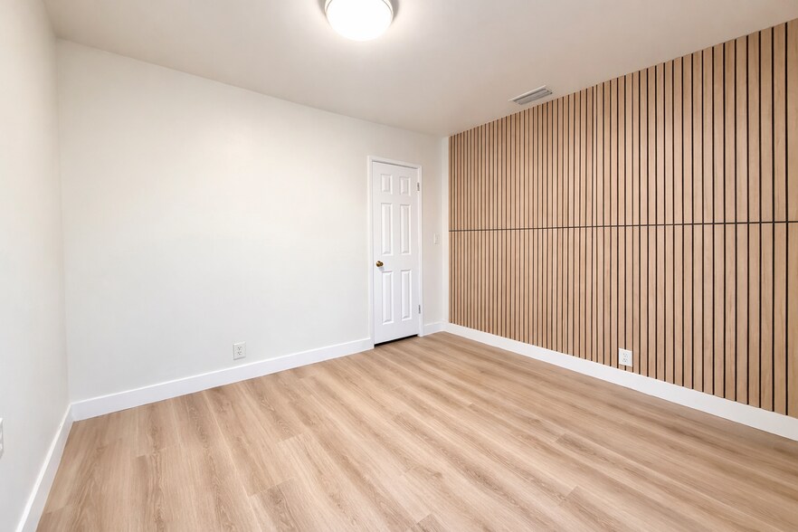 Building Photo - 4944 Coke Ave