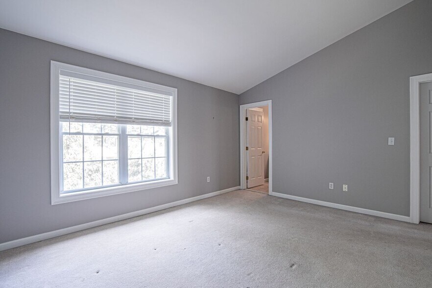 Building Photo - 157 Leeder Hill Dr