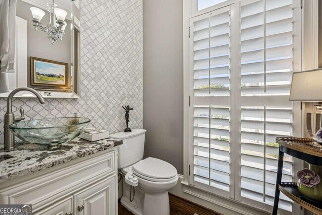 Building Photo - 9026 Riverbend Manor