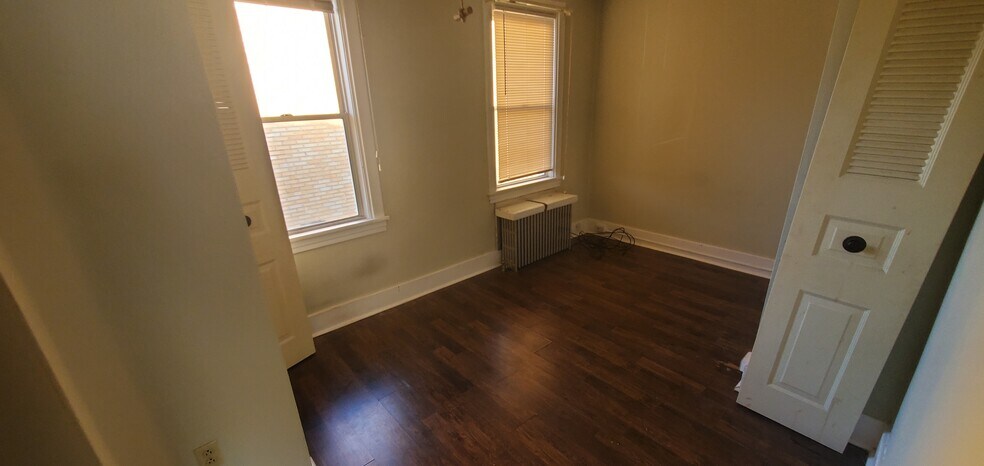 Building Photo - 3103 Tretow St