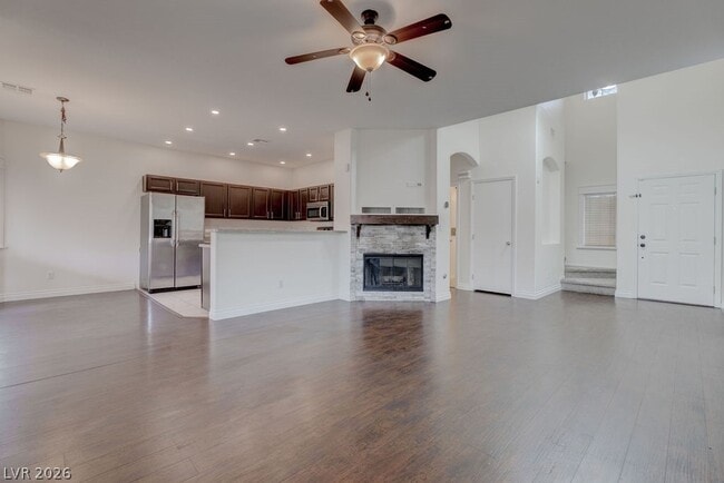 Building Photo - 5938 Gentleslope St