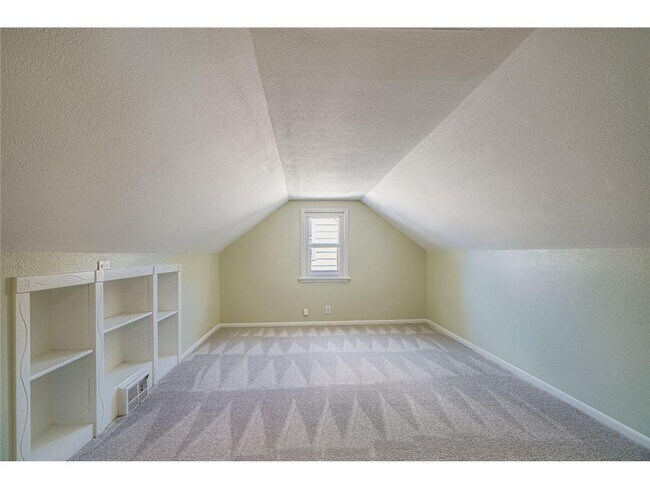 Building Photo - 837 Bidwell St