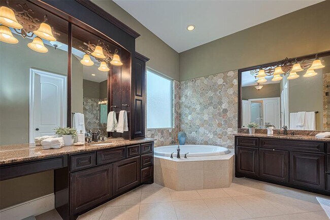 Building Photo - 3 Ivy Castle Ct