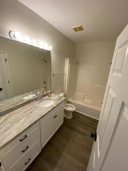 Building Photo - 119 Argonaut St