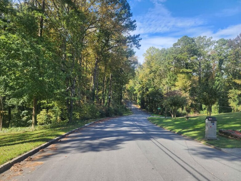 Building Photo - 2562 Meadow Lark Dr