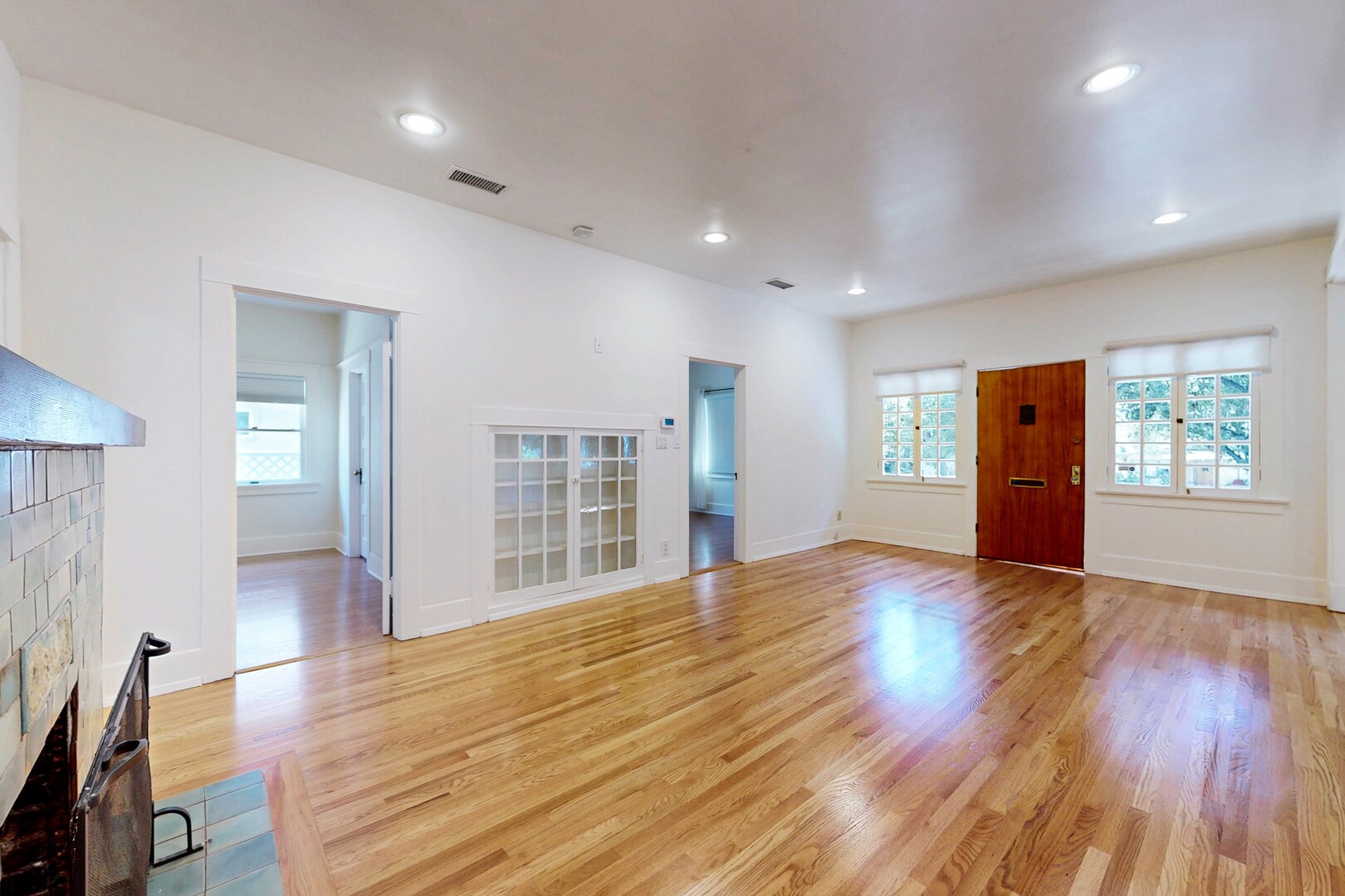 Building Photo - 1845 Las Lunas St