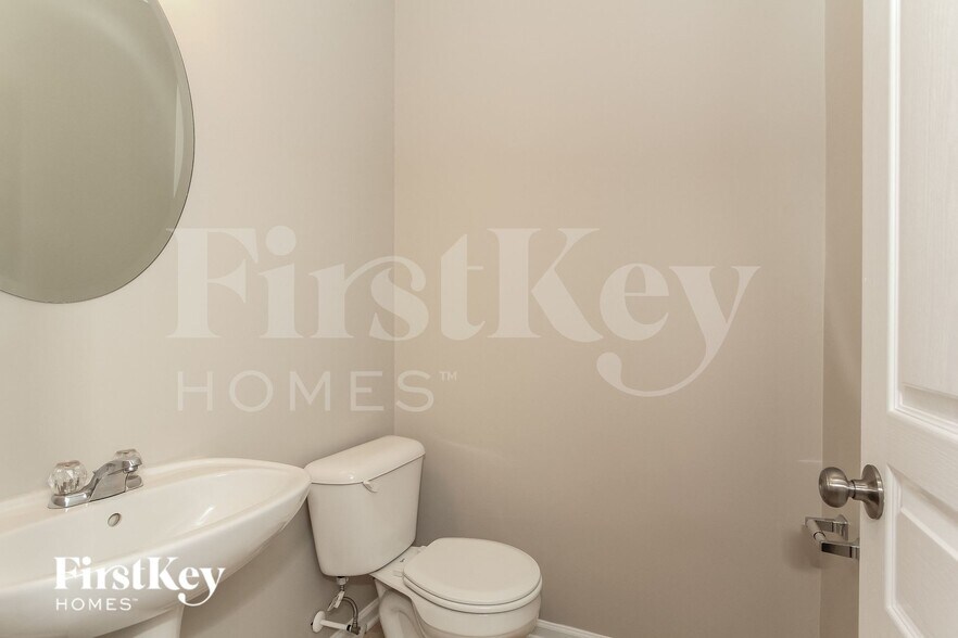 Building Photo - 10544 Meadow Crossing Ln