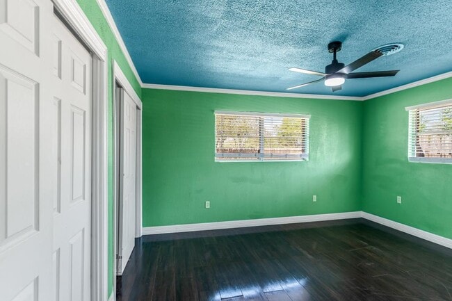 Building Photo - 207 S Temple St