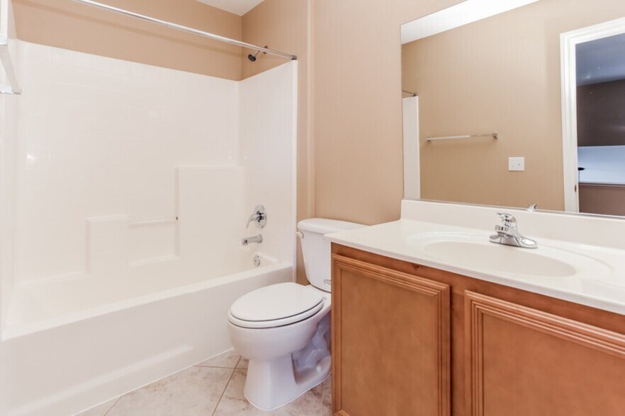 Building Photo - 4034 Warren Rock St