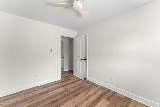 Building Photo - 7211 Mayetta Dr