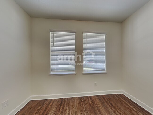 Building Photo - 2221 Saffron Walden Dr
