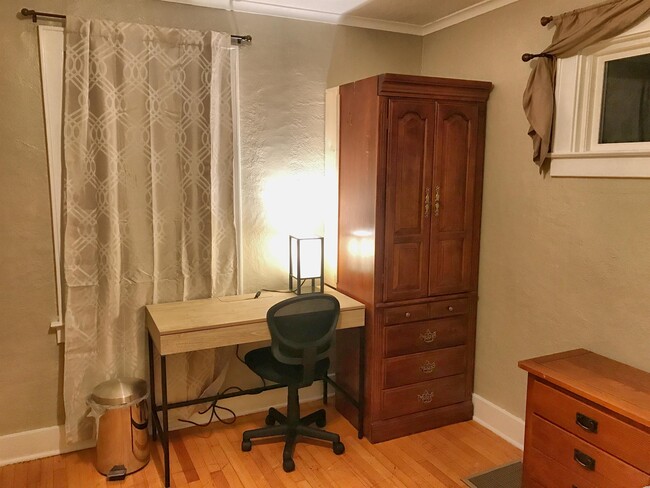 Building Photo - 241 Lorraine Ave