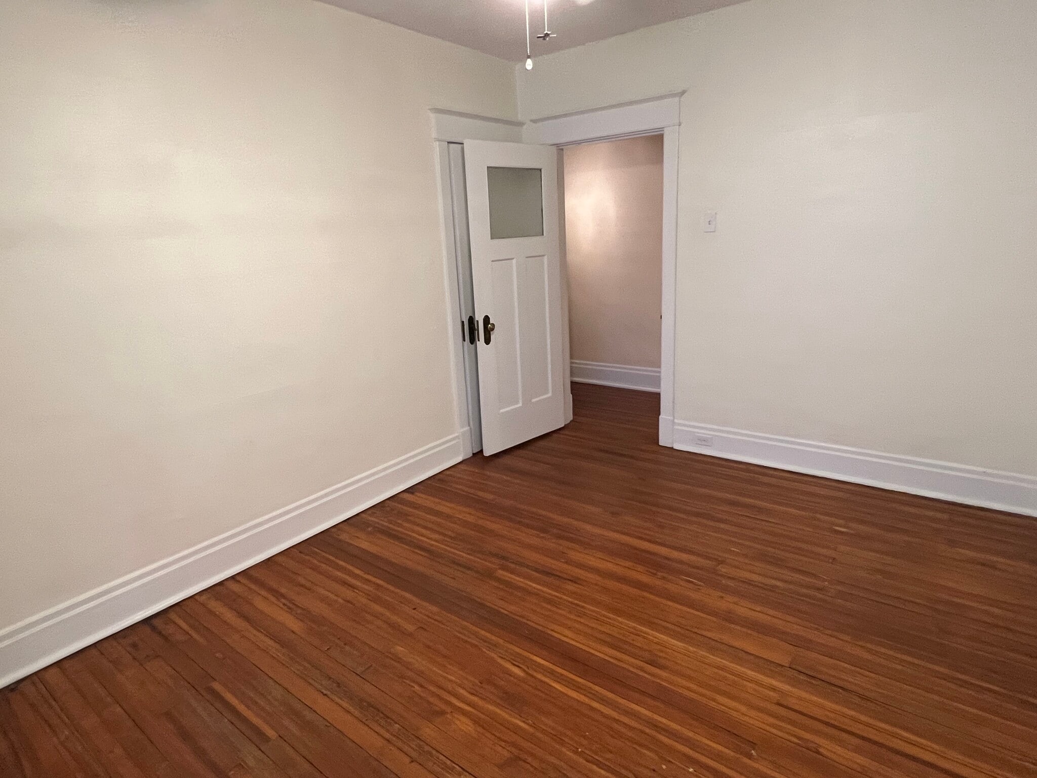 Bedroom to hallway - 1613 Buena Vista St