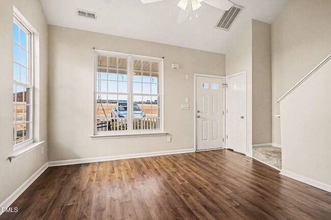 Building Photo - 221 Payton Dr