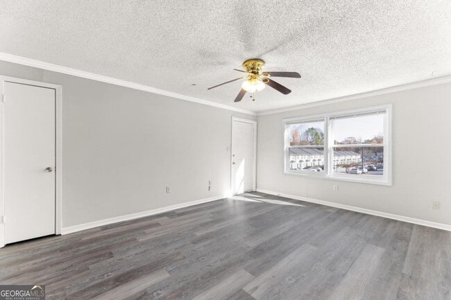 Building Photo - 121 Mark Twain Cir