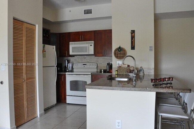 Building Photo - 7330 NW 114th Ave