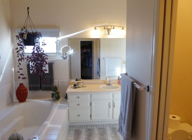 Building Photo - 4429 Monte Carlo Dr